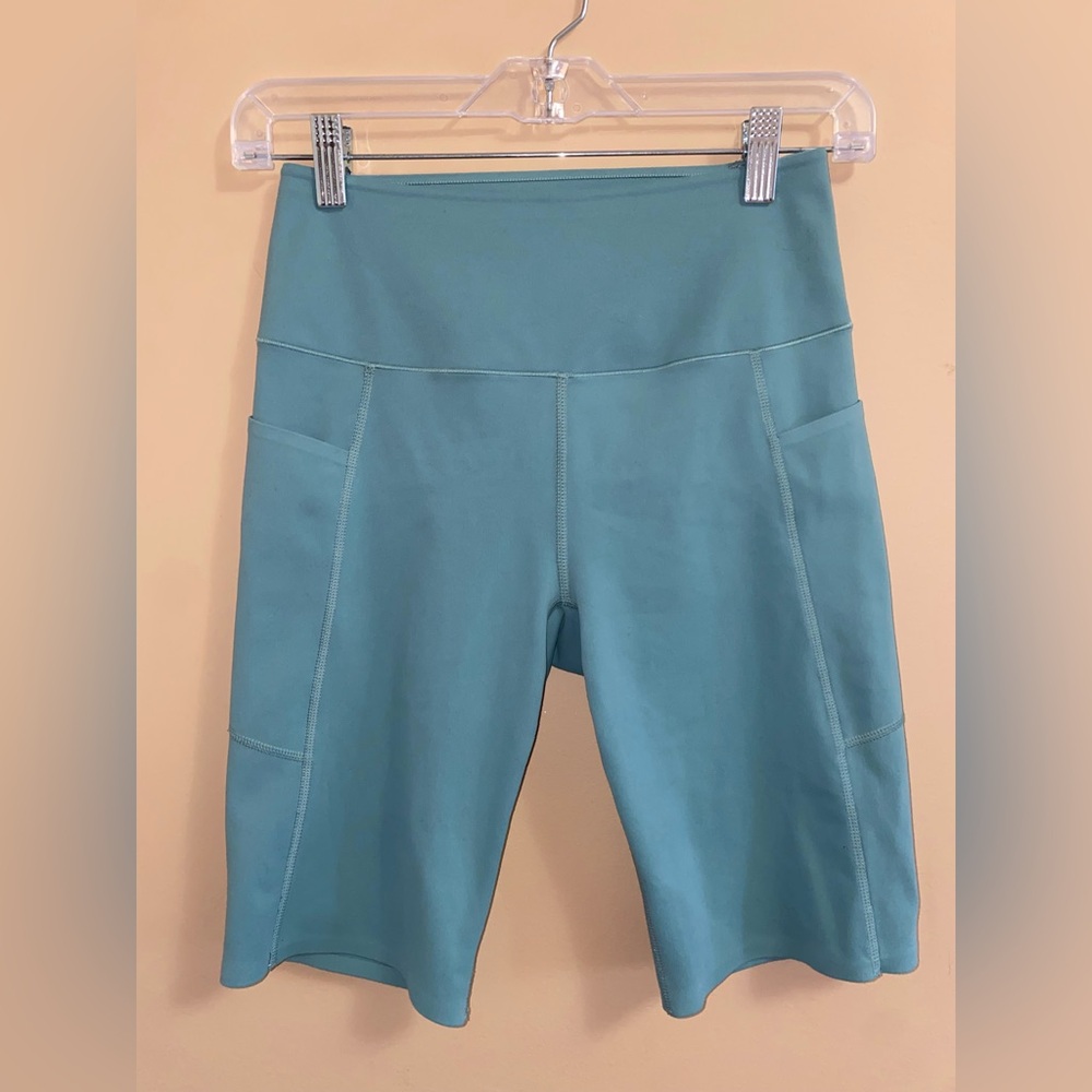 UNIQLO AIRism Soft Biker Shorts